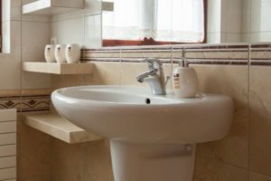 Установка раковины в ванной своими руками